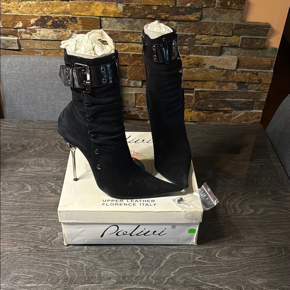 Black Women's Leather Boots